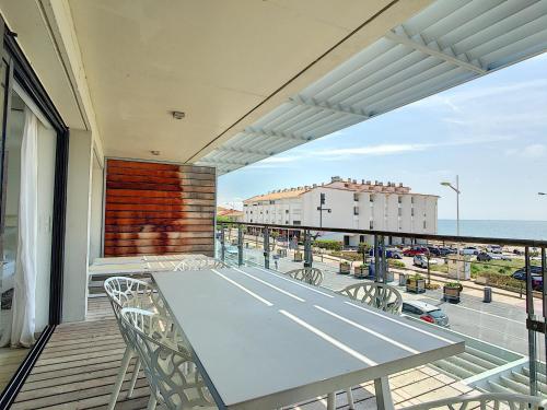 Photo de la galerie de l'établissement Appartement F2 pour 4 à Carnon - Terrasse, Garage, Proche Plage - FR-1-715-60, à Mauguio