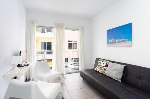 Live Arona Callao left apartament