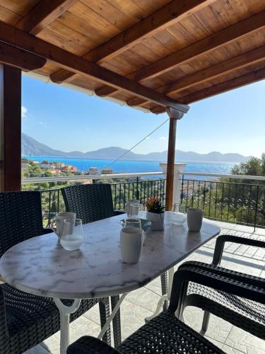 Gallery image of Assos BLUE house in Asos