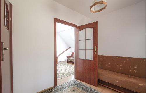 an open door in a room with a hallway at 2 Bedroom Amazing Home In Bogaczewo in Bogaczewo