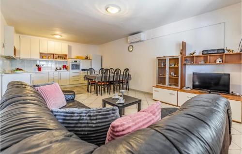Gorgeous Apartment In Medulin