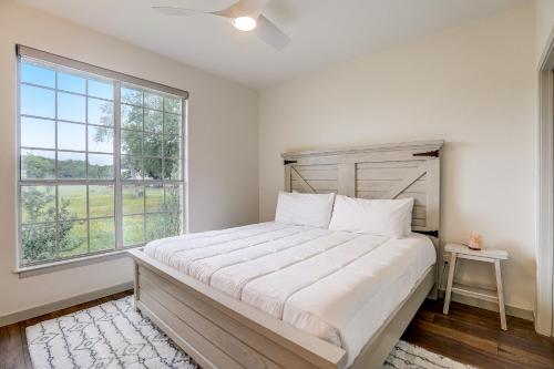Ένα ή περισσότερα κρεβάτια σε δωμάτιο στο Marble Falls Retreat