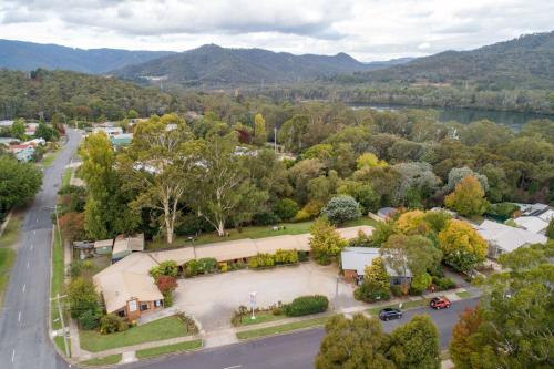 an aerial view of a park next to a lake at Eildon Parkview Motor Inn Room 8 in Eildon