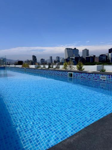 Kolam renang di atau dekat dengan HC San Isidro Apartment