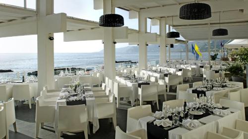 Restaurace v ubytování Hotel La Playa