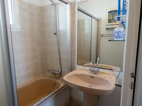 Kúpeľňa v ubytovaní Notre-Dame-de-Monts - Appartement 45m² - 4 pers - Animaux admis - Parking - FR-1-540-192