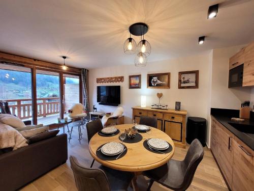 Appartement 4* avec 2 suites, balcon, garage, accès rapide aux pistes, WiFi - FR-1-598-139