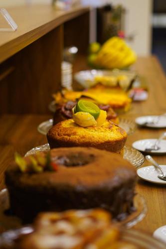 a table with several slices of bread on it at Verdant hotel in Bonito
