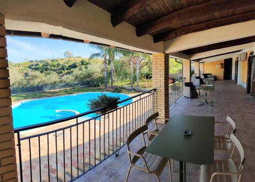 La alberca dentro o cerca de Agriturismo Le Chiuse