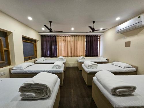Hotel Padmini International- Sigra – Photos 2