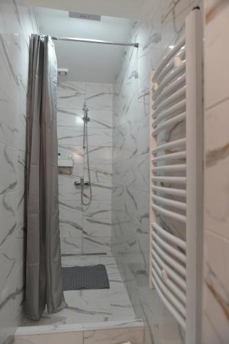 Un baño de Apartman Time out 1