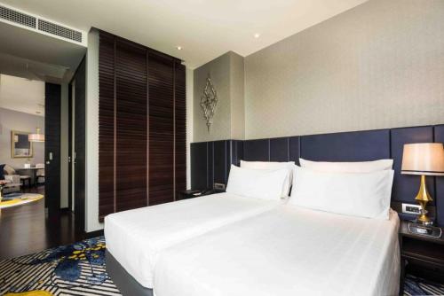Chatrium Hotel Riverside Bangkok — Property building