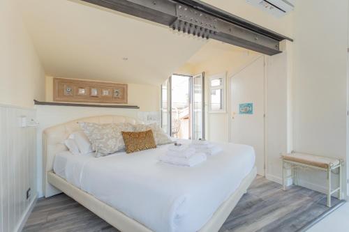 the B rooftop apartment