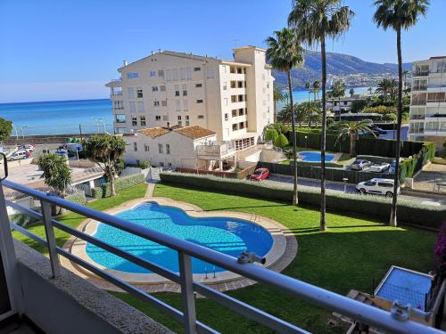 Apartamento frente a Club Naútico con piscina