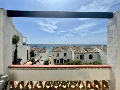 Dona Lola Lupita 1 bedroom duplex apartment with sea views between Fuengirola and Marbella
