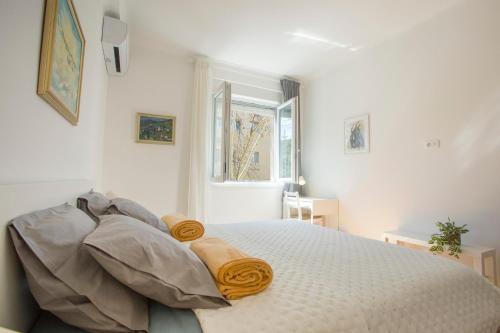 L&S Superior Apartment with Balcony near Old Town and Bačvice Beach