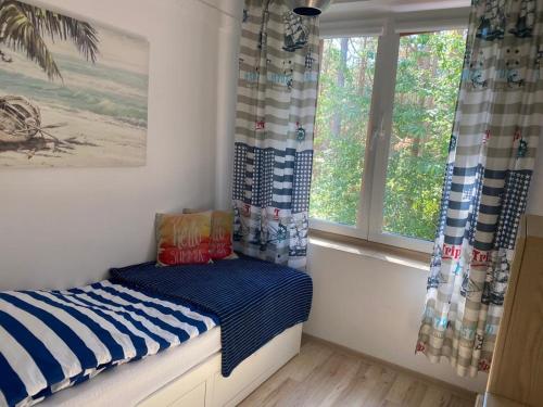 Jurata, Ratibora, przy lesie