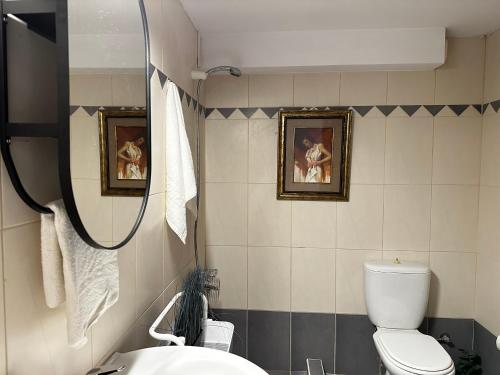 Ванная комната в Afroditi 4 Villa