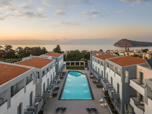 Bazén v ubytovaní Sunrise Village Hotel - All Inclusive alebo v jeho blízkosti
