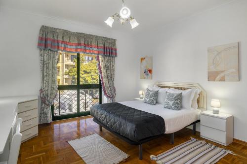 Postel nebo postele na pokoji v ubytování WHome Perfect Family Hideout Residence w/AC & 4BR + 5BA