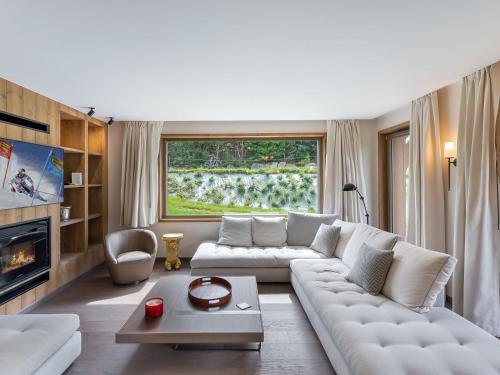 Appartement Neuf, Jardin Privé, 3 Chambres, Megève Mont d'Arbois - FR-1-569-73