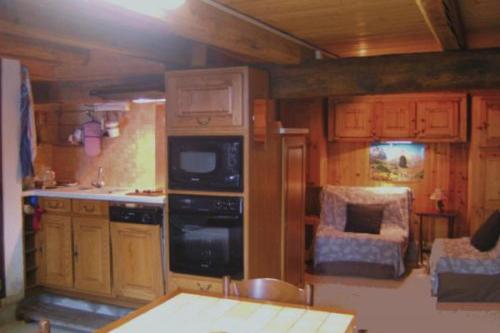 Chalet des Glaciers - Small furnished apartment in an old farm