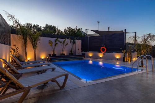 Πισίνα στο ή κοντά στο Ostrako Luxury Villa