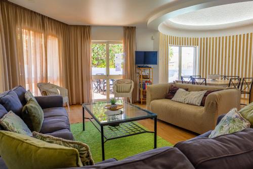 Villa Crispa - Free Hot Jacuzzi - By Bedzy