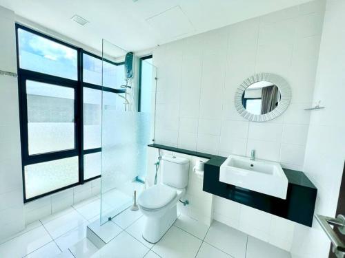 O baie la T1 Cozy 1-10Pax 2Room Trefoil Setia Alam Smart TV WiFi