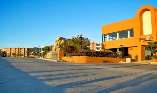Sunrock Hotel & Suites en Cabo San Lucas