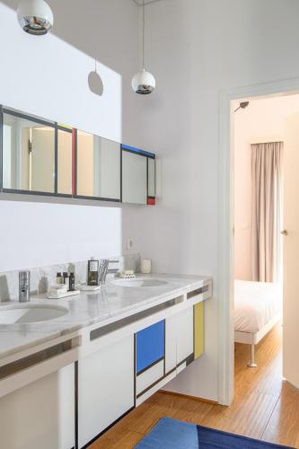 Artful City Loft with Rooftop Terrace, Near Beach