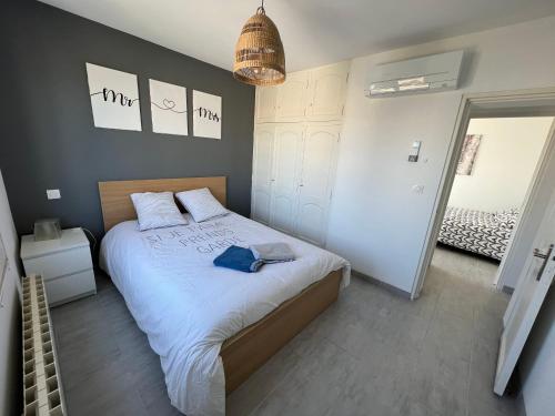 Superbe appartement climatisé, 2 chambres à 200m de la plage