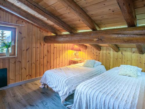 Duplex montagnard rustique avec cheminée, au vieux village de Val-d'Isère, au pied des pistes