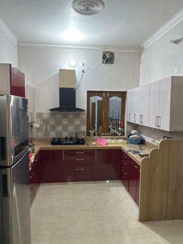 Kuchyň nebo kuchyňský kout v ubytování Kaashi Flora (Full Villa - 5 Bedrooms)