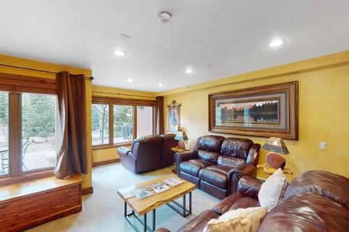 Lion Square Lodge North 190 – Photos 3