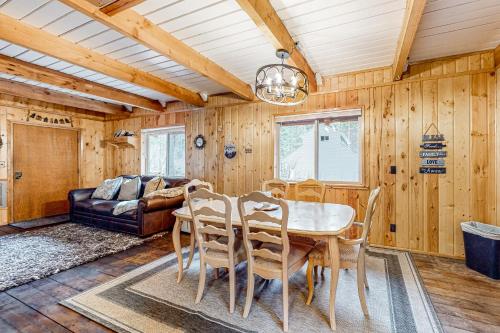 Posezení v ubytování Wadsworth Cabin