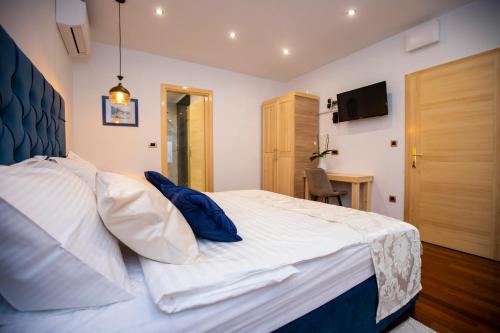 Ideal Rooms #1