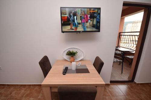TV a/nebo společenská místnost v ubytování Julija 1