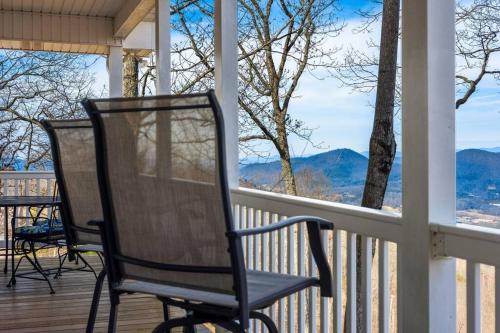 Stunning Mountain Views and Spacious Comforts!, Hiawassee – aktualizované  ceny na rok 2023