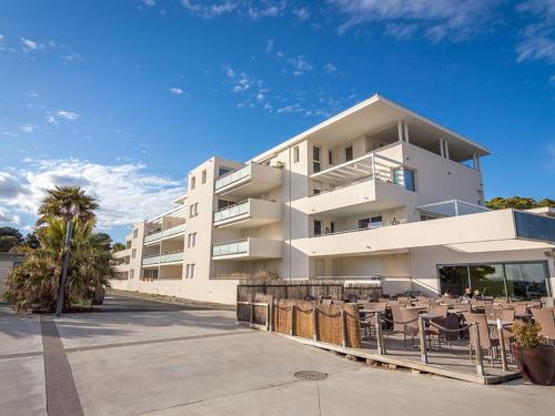 Soleil et détente à Mèze : bel appartement proche plage avec terrasse et jardin - FR-1-604-36