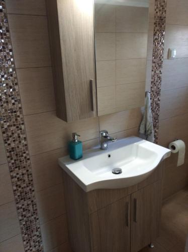 AMISIANA LITTLE BEAUTY NEXT TO NATURE