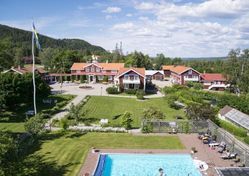 Swimming pool sa o malapit sa Järvsöbaden