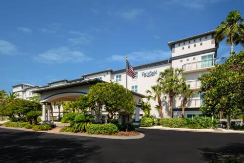 a rendering of the front of the hotel at Fairfield Inn & Suites by Marriott Destin in Destin