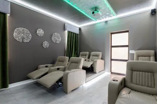 Modern Luxury Villa with Everything photo 8