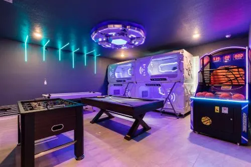 Modern Luxury Villa with Everything photo 11