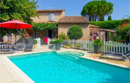 Awesome Home In Venelles With Outdoor Swimming Pool, Wifi And 3 Bedrooms
