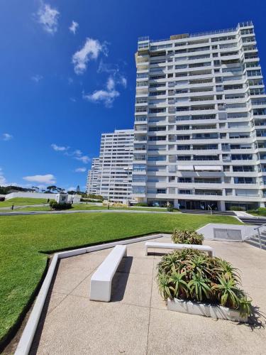 Gambar di galeri bagi Apartamento frente ao mar Punta del Este di Punta del Este