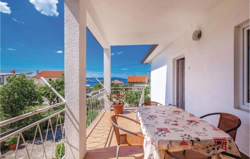 Gorgeous Apartment In Novi Vinodolski