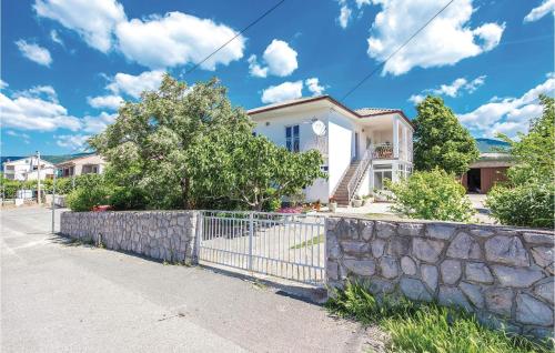 Gorgeous Apartment In Novi Vinodolski