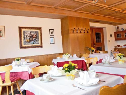 Ресторант или друго място за хранене в Garni An der Leit